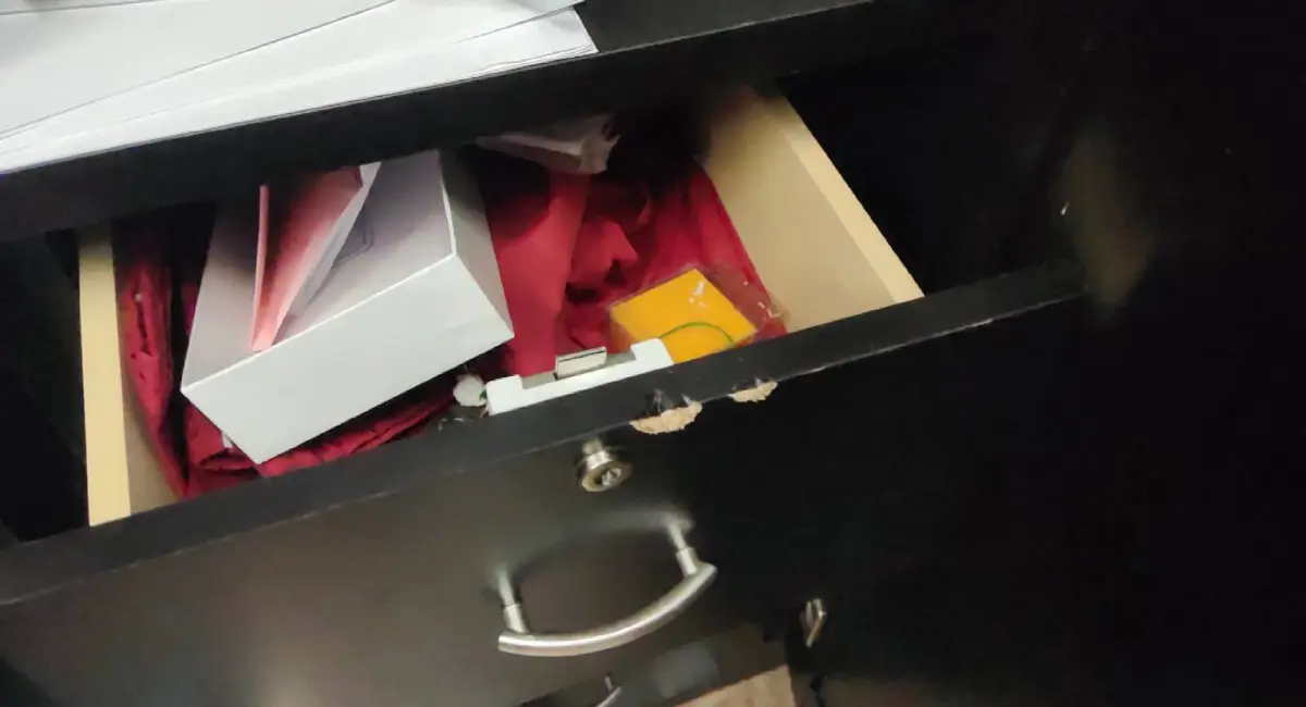 โจรแสบย่องเงียบ! งัดบ้านกลางดึก กวาดเงินกว่าแสน ทองคำอีก 3 บาท หนีลอยนวล