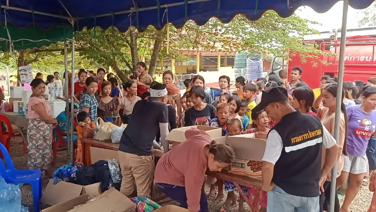 รถบรรทุกสินค้าติดค้าง ด่านพรมแดน ผลกระทบ"กะเหรี่ยง"รบทหารเมียนมา