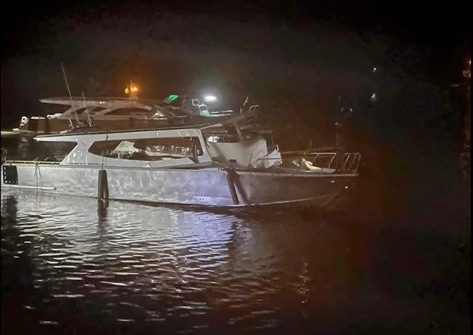 ระทึก! เรือสปีดโบ๊ทระเบิด ขณะจอดเทียบท่าดับ 1  ราย