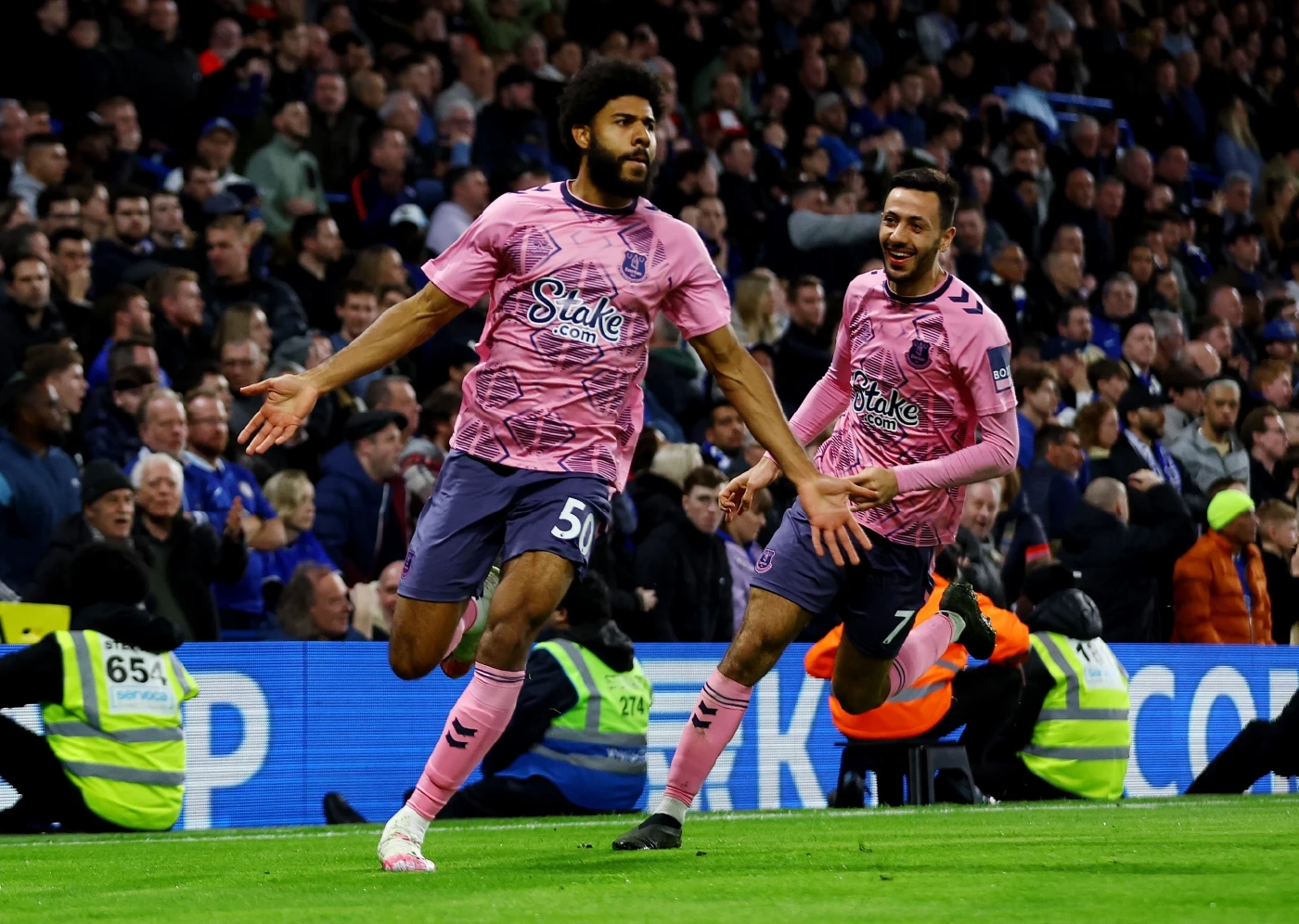 ดูบอลสด "เอฟเวอร์ตัน vs สเปอร์ส" พรีเมียร์ลีก 02.00 น. เช็กสถิติ-ความพร้อมล่าสุด