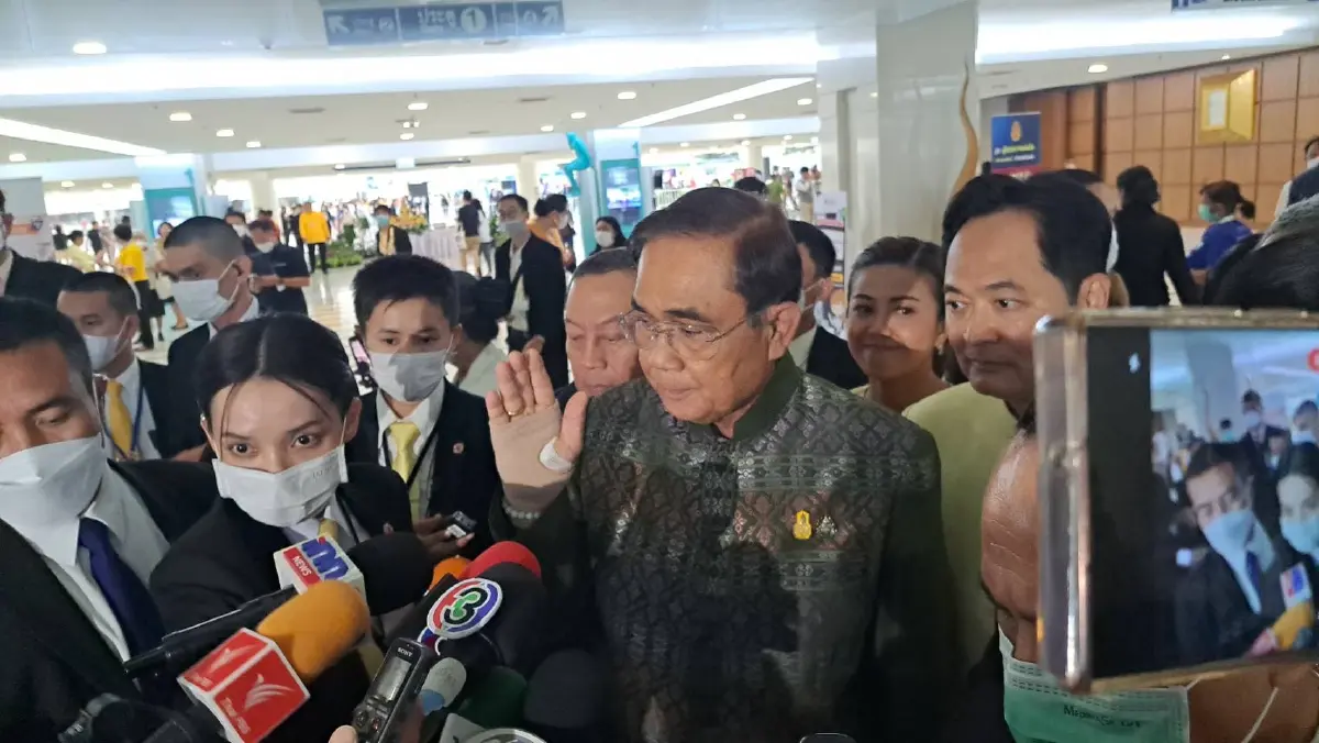 นายกฯ ขอให้ทุกคนมีความสุข ในเทศกาลสงกรานต์ พร้อมเปิดทำเนียบทำบุญ รดน้ำขอพร