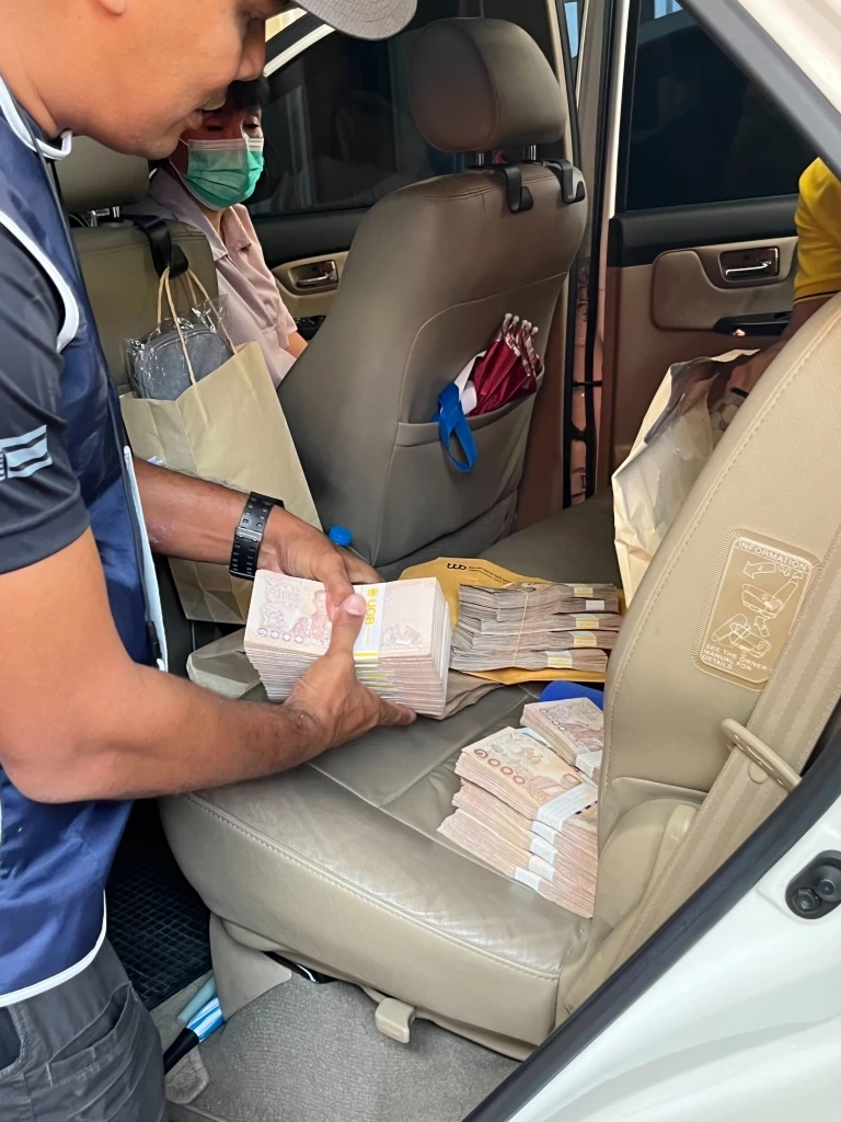 ลุยค้นบ้าน “จนท.ราชเทวี เรียกสินบน” ยึดเพิ่ม 6.9 ล้าน ซุกฟอร์จูนเนอร์