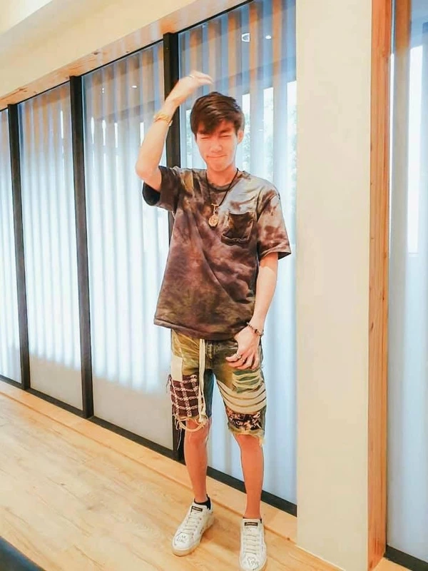 นายชัยวัฒน์  ขจรบุญถาวร หรือ &quot;เบนซ์ เดม่อน&quot;