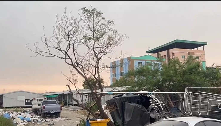 ตึกที่พักของผู้ก่อเหตุและผู้บาดเจ็บ