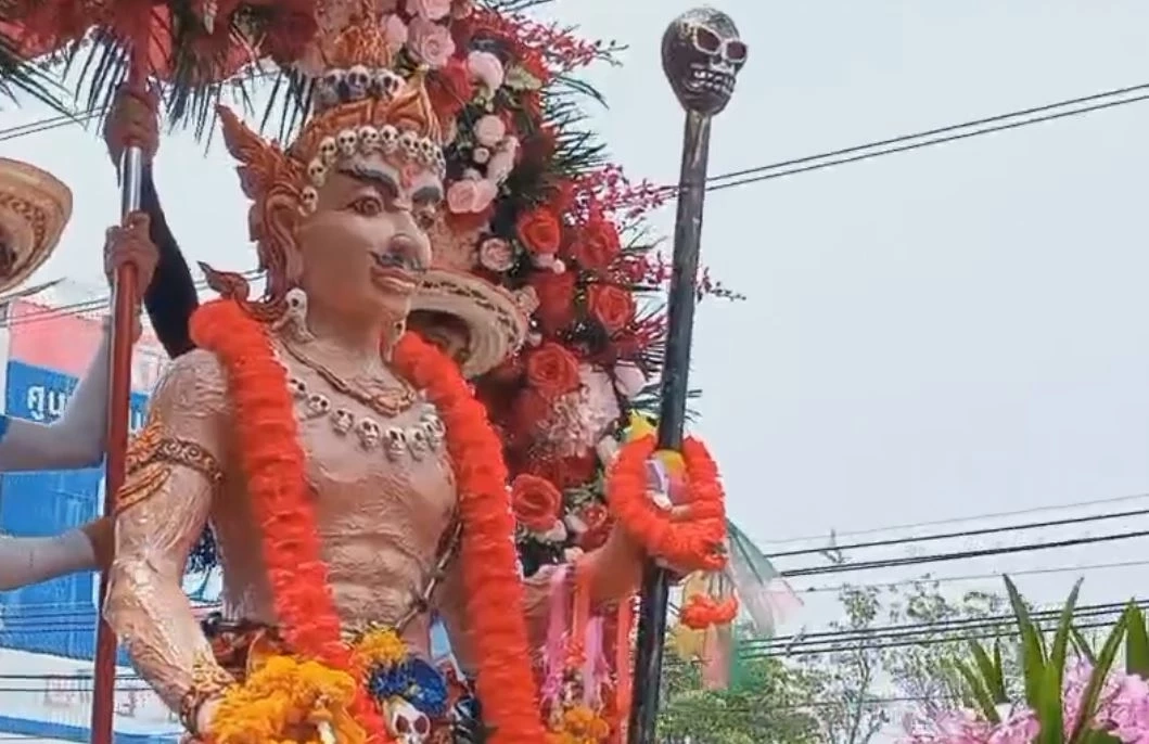 หนึ่งเดียวในโลก! แห่ "องค์พญายม" ประเพณีสงกรานต์บางพระ