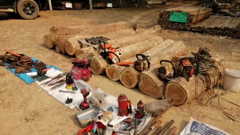 จับมอดไม้พกวิทยุสื่อสาร ดักฟังความเคลื่อนไหวเจ้าหน้าที่ แต่สุดท้ายไม่รอด