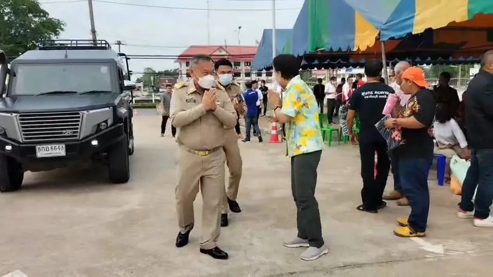 สมัครเลือกตั้ง ส.ส.ปราจีนบุรี วันแรก “ผู้สมัครเก่า-ใหม่” ไปกันพร้อมหน้า