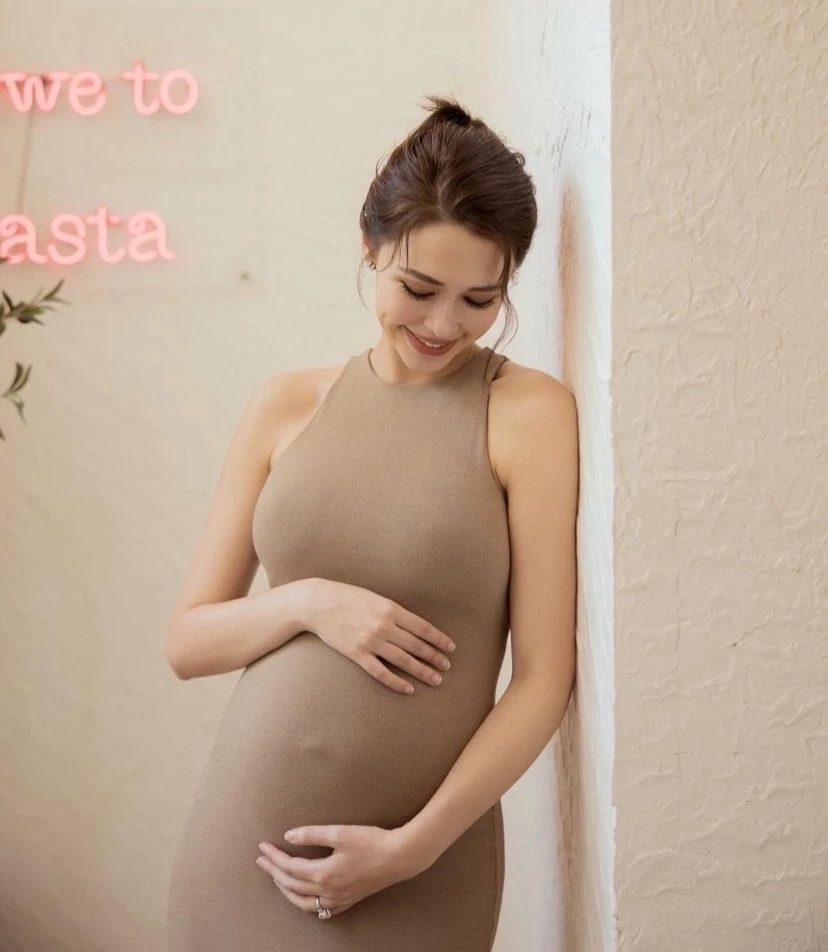 ตื่นเต้นไม่น้อย แพทริเซีย-โน้ต วิเศษ  จัดปาร์ตี้ตัดเค้ก เฉลยเพศลูกคนแรก