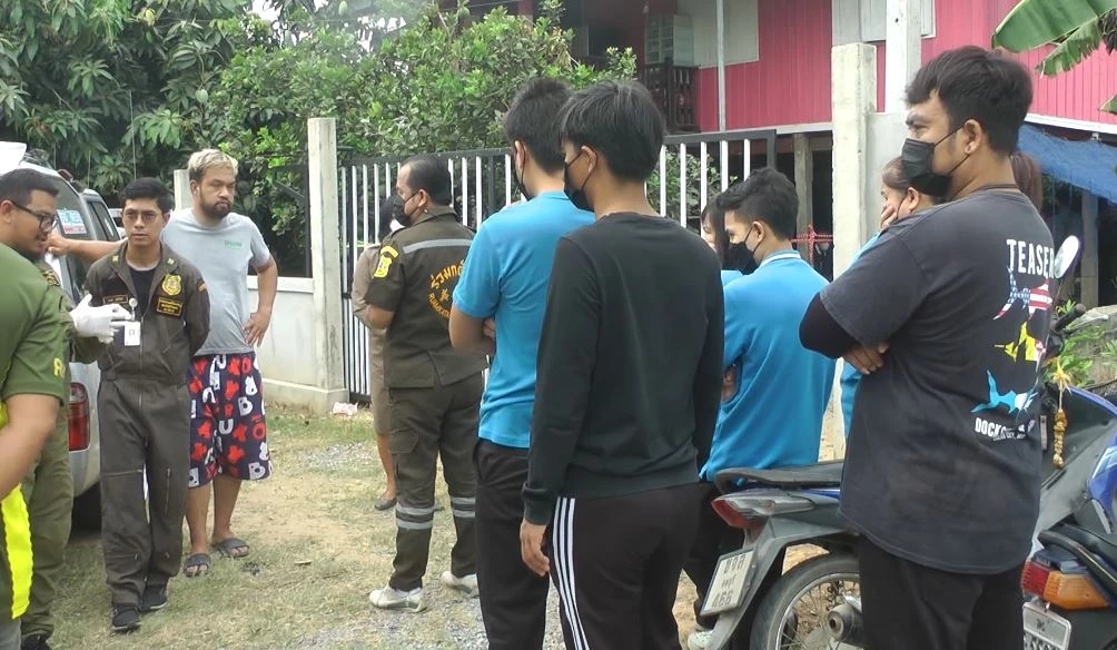 โหดเหี้ยม! สามีระแวงครูสาวปันใจ ใช้มีดจ้วงแทง 21 แผล ดับคาห้องนอน