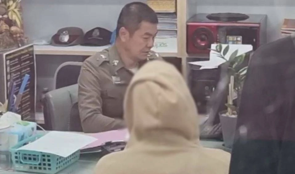 ระทึก! วันไหลเดือด วัยรุ่นปาระเบิดปิงปอง เจ็บ 2 ราย