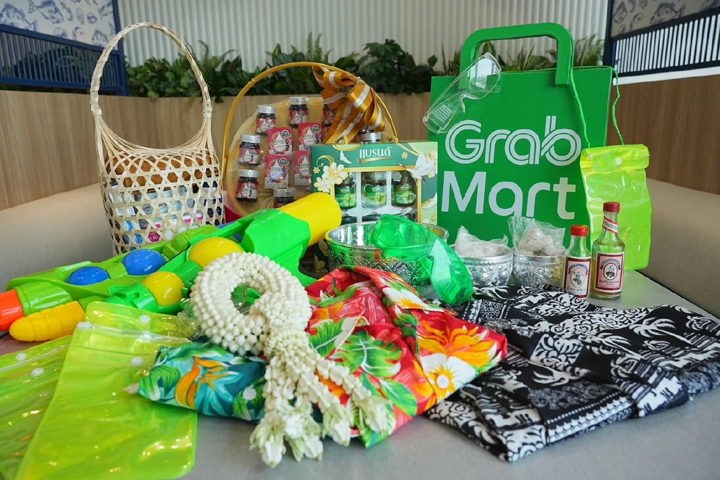 แกร็บมาร์ท เผย 5 สินค้าขายดีช่วงสงกรานต์ พร้อมอัดดีลสุดปัง รับหน้าร้อน