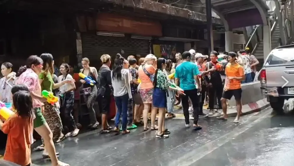 สธ.คาดหลังสงกรานต์ คนติดโควิด-19 เพิ่มสูงกว่าช่วงปีใหม่