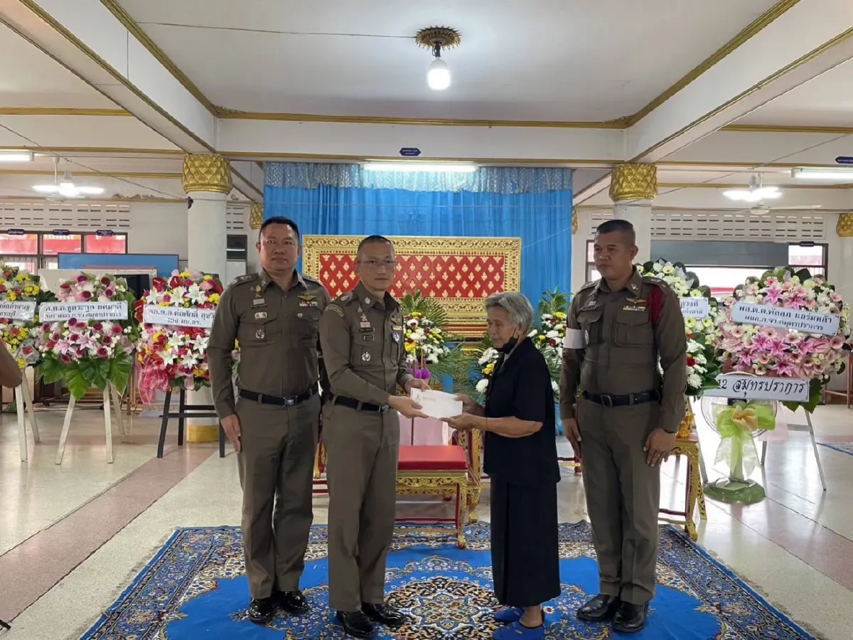 รองฯต่อศักดิ์ ส่งตัวแทนร่วมพิธีศพ "ร.ต.ต.พิเศษ ดาวเรือง"