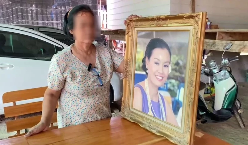 นางลัดดา ขาวอินทร์ แม่ของ น.ส.มณฑาทิพย์ ขาวอินทร์ หรือ ทราย เพื่อน นางสาวแอม