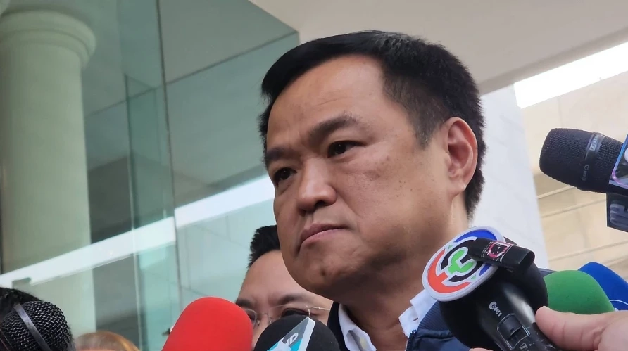 อนุทิน ชาญวีรกูล หัวหน้าพรรคภูมิใจไทย