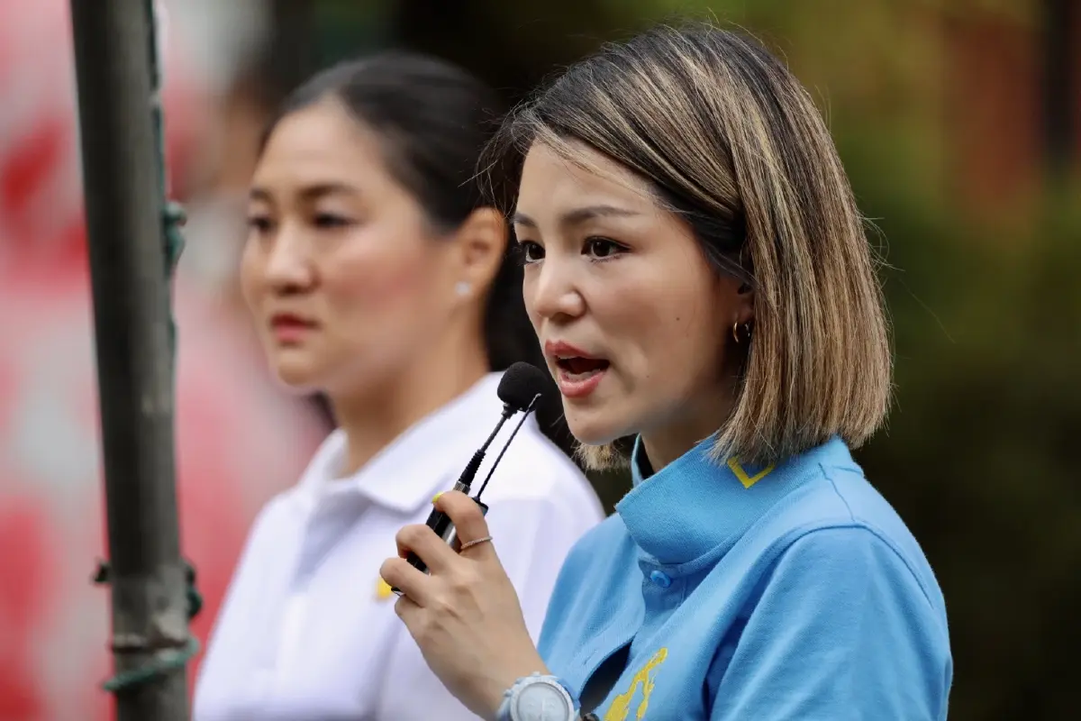 "มาดามเดียร์" ช่วยหาเสียงหนุน “วณิชชา ม่วงศิริ” ขอโอกาสให้ประชาธิปัตย์