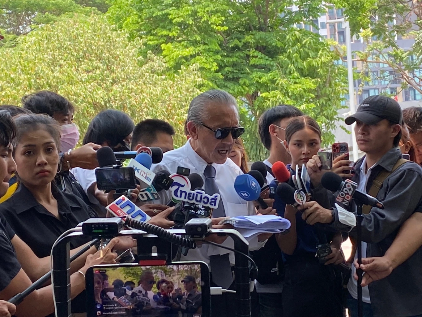 “ชูวิทย์”ร้องสภาทนายฯ สอบมรรยาท“ทนายตั้ม” ขอลบชื่อ เพิกถอนใบอนุญาตว่าความ