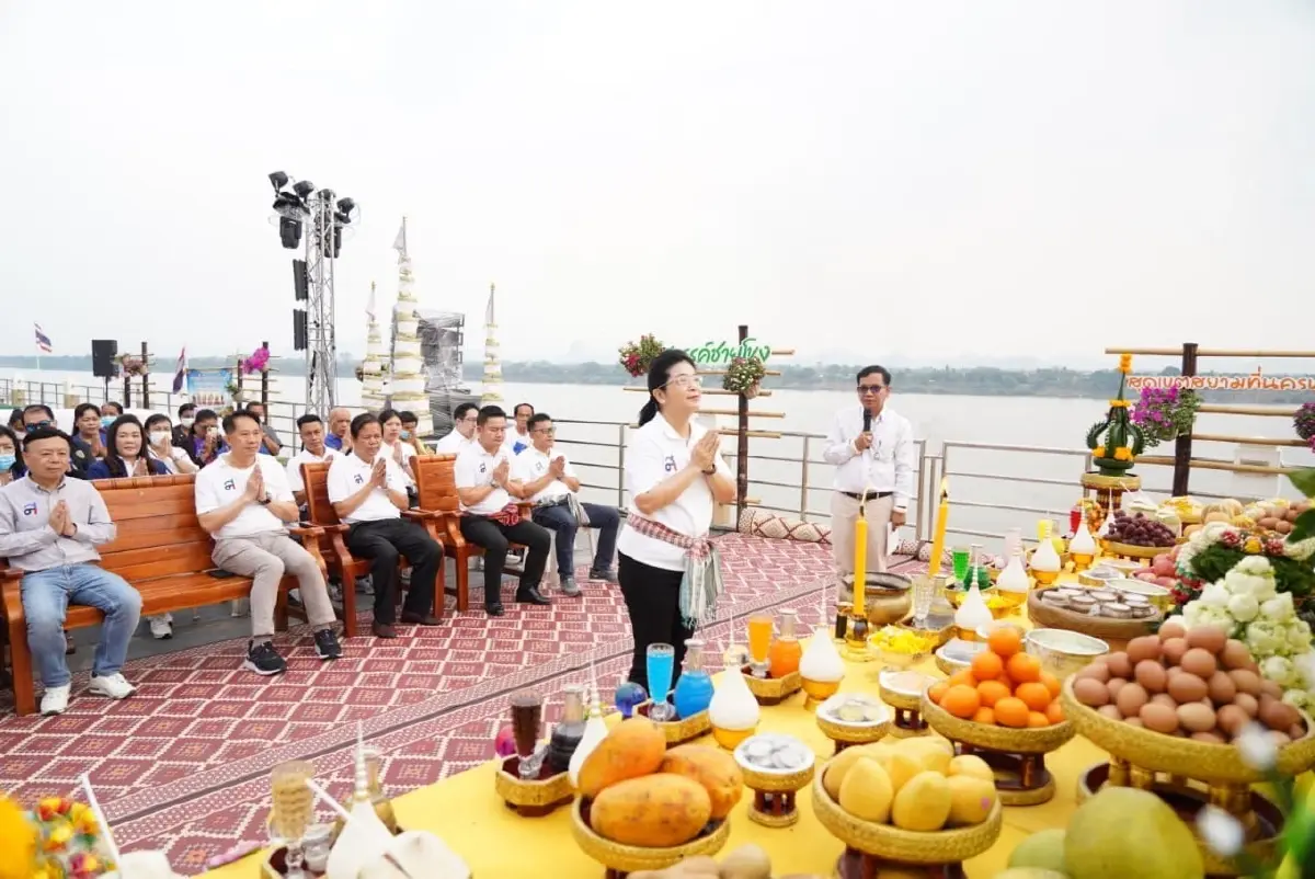 "สุดารัตน์" นำทัพไทยสร้างไทยบุกอีสาน! ลั่นปักธงนครพนมยกจังหวัด