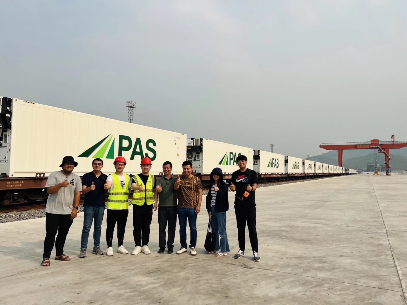 ฉลุย! รถไฟขบวนประวัติศาสตร์จากไทยขนทุเรียน 25 ตู้ ผ่านฉลุยด่านโม่หานในจีนด้วยเวลาอันรวดเร็วกว่าที่กำหนด