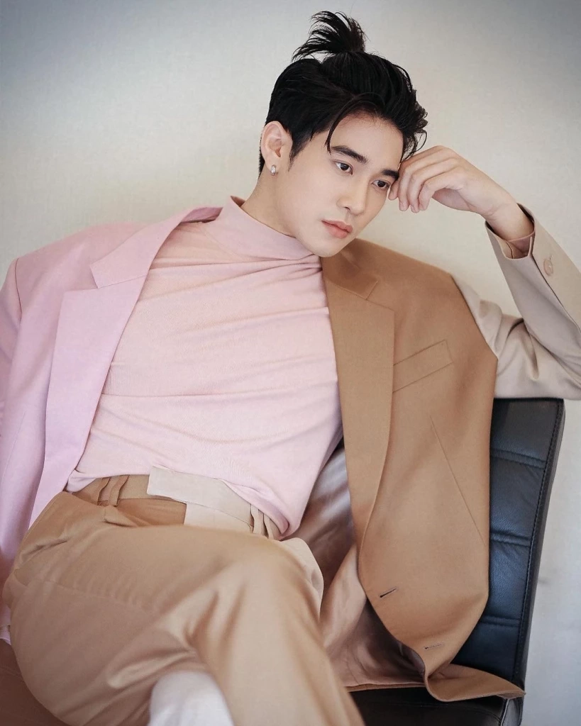 'เวียร์ ศุกลวัฒน์'  อนุโมทนาบุญ 'ยูโร ยศวรรธน์' ขอขมาลาบวช ทดแทนคุณพ่อแม่