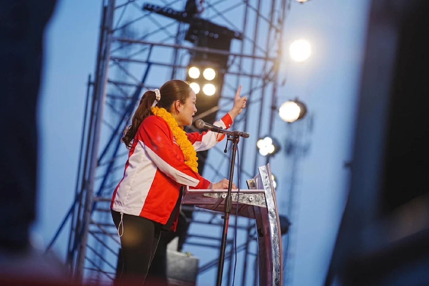 เลือกตั้ง 66 :"อุ๊งอิ๊งค์"อุ้มท้องแก่ ขอปราศรัยนัดสุดท้าย ก่อนประกาศลาคลอด