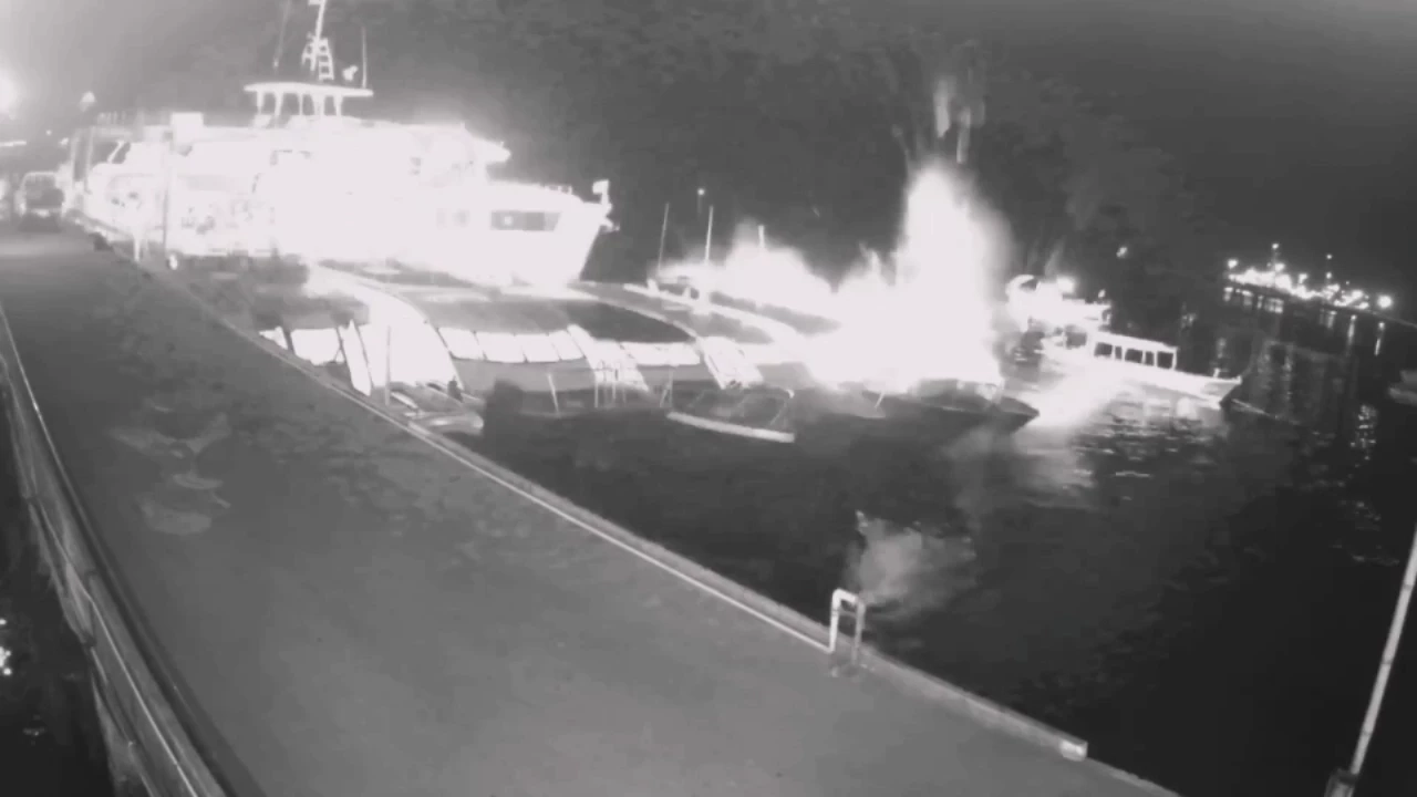 ระทึก! เรือสปีดโบ๊ทระเบิด ขณะจอดเทียบท่าดับ 1  ราย