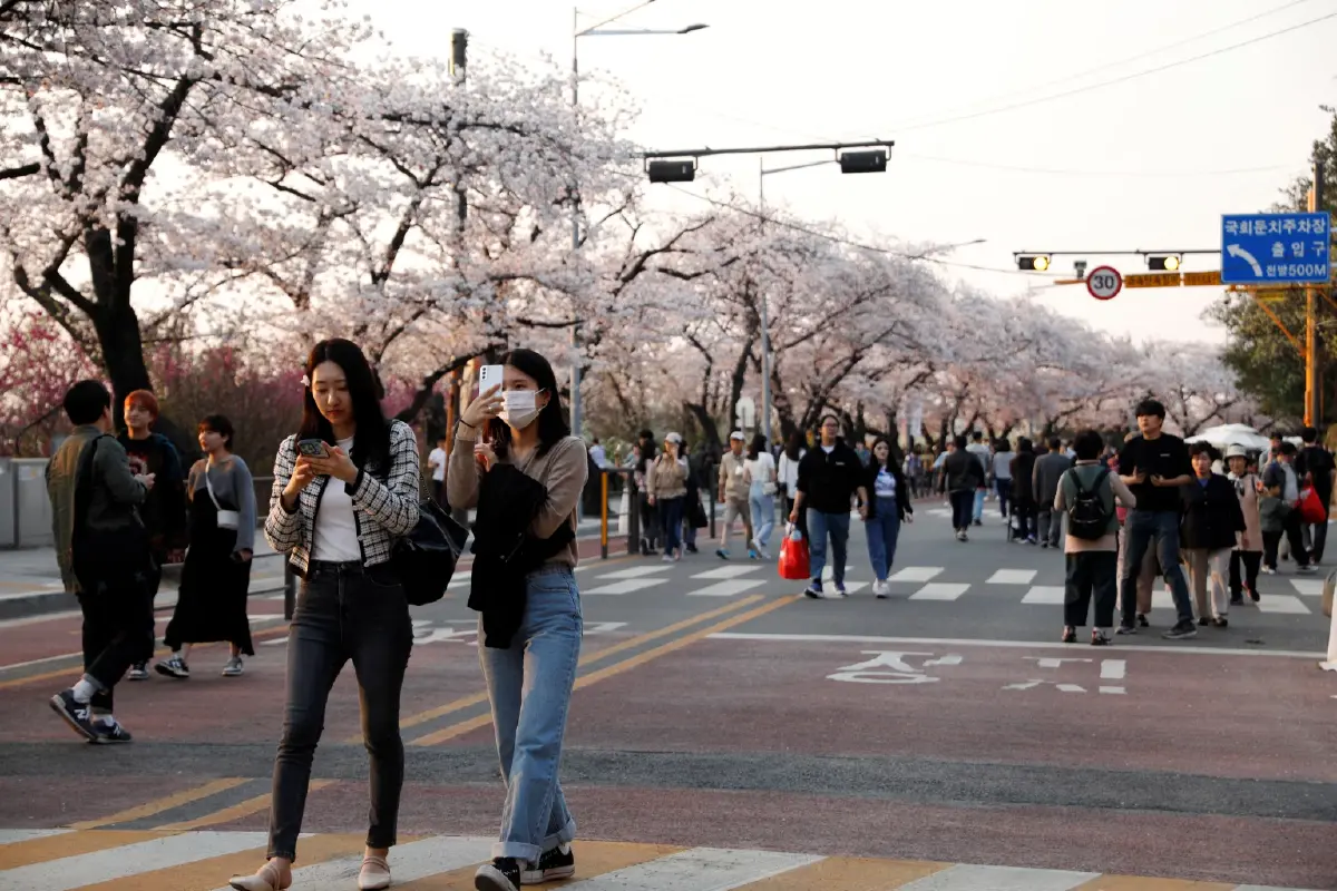เกาหลีใต้แจกเงินช่วย “หนุ่มสาวที่เก็บตัว” กลับเข้าสู่สังคม