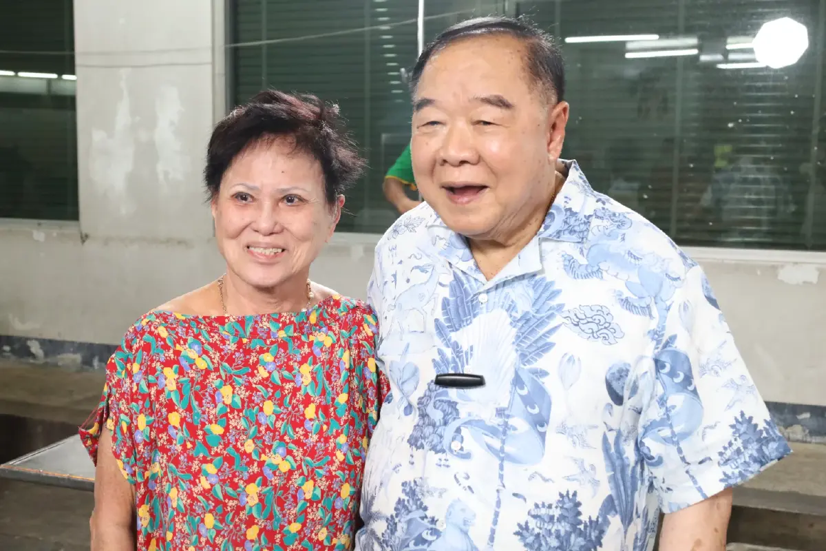บรรยากาศ พล.อ.ประวิตร วงษ์สุวรรณ หัวหน้าพรรคพลังประชารัฐ เดินทางมาเยาวราช ช่วงค่ำ 