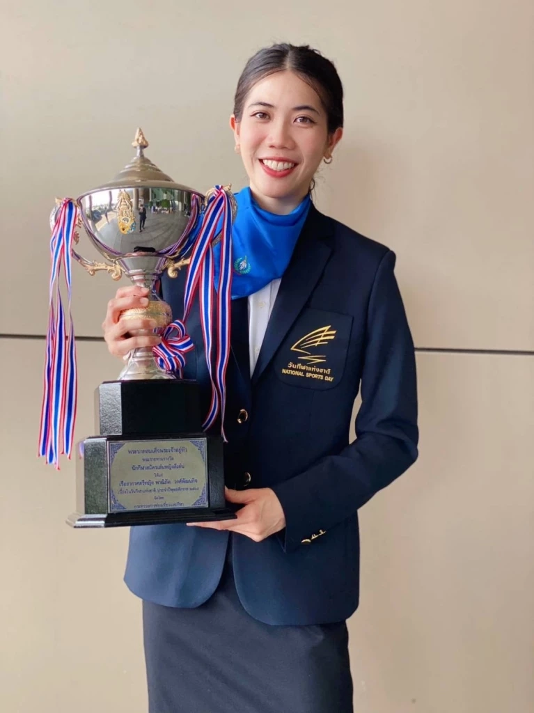 "เทนนิส พาณิภัค” สุดภูมิใจ รับพระราชทานถ้วยรางวัล นักกีฬาดีเด่น 7 ปีติด