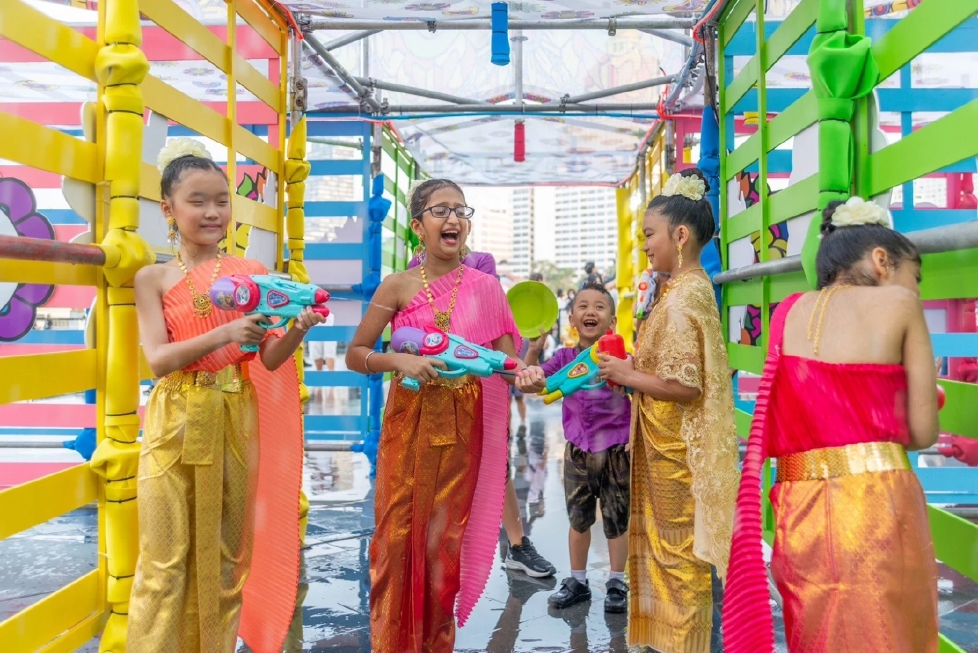 เปิดที่มาเครื่องประดับทองล้ำค่าเมื่อ “อแมนด้า”  แปลงโฉมเป็นนางกิมิทาเทวี