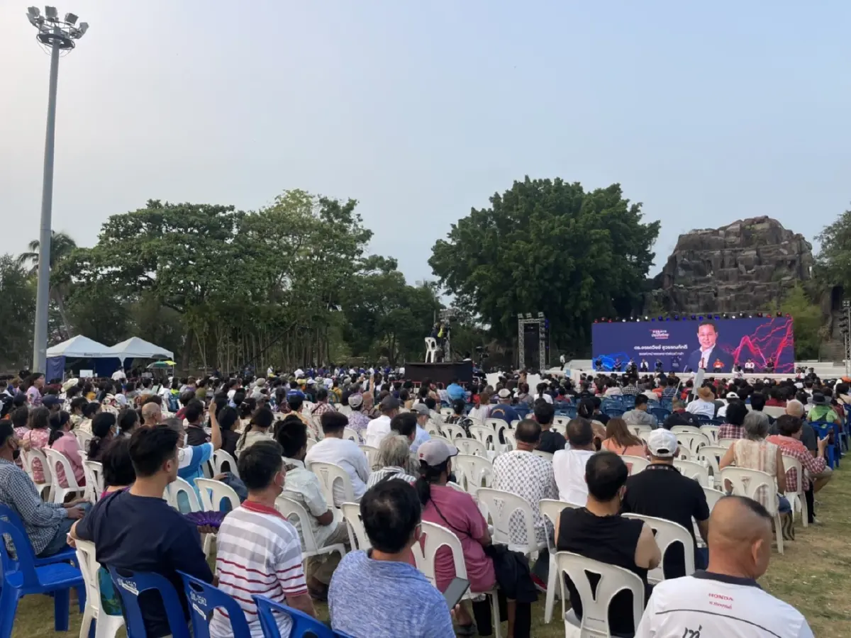 เลือกตั้ง66 : เวทีดีเบตเนชั่น นครสวรรค์ คึกคัก 8 พรรค โชว์วิชั่นแก้เศรษฐกิจ