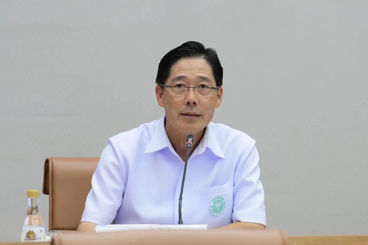 นายแพทย์ธเรศ กรัษนัยรวิวงค์ อธิบดีกรมควบคุมโรค