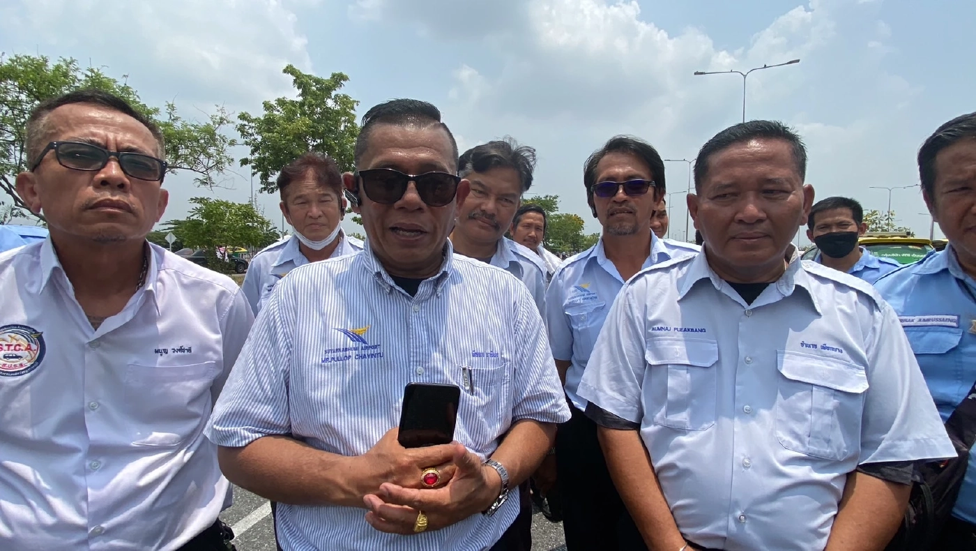 "ลุงป้อม" ส่งกำลังใจชาวแท็กซี่ เผยนำข้อร้องเรียนปรับเป็นนโยบาย"พปชร."