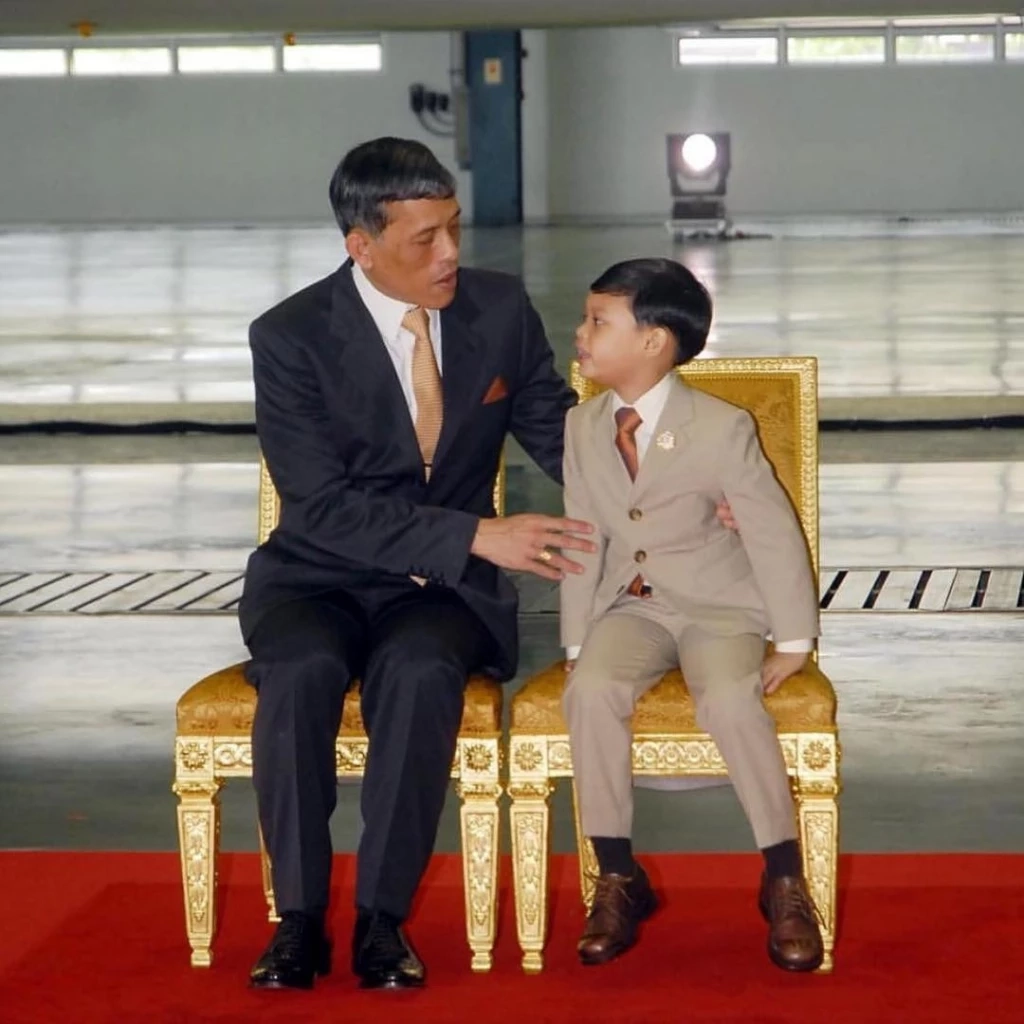 พระราชประวัติ สมเด็จพระเจ้าลูกยาเธอ เจ้าฟ้าทีปังกรรัศมีโชติ มหาวชิโรตตมางกูร สิริวิบูลยราชกุมาร