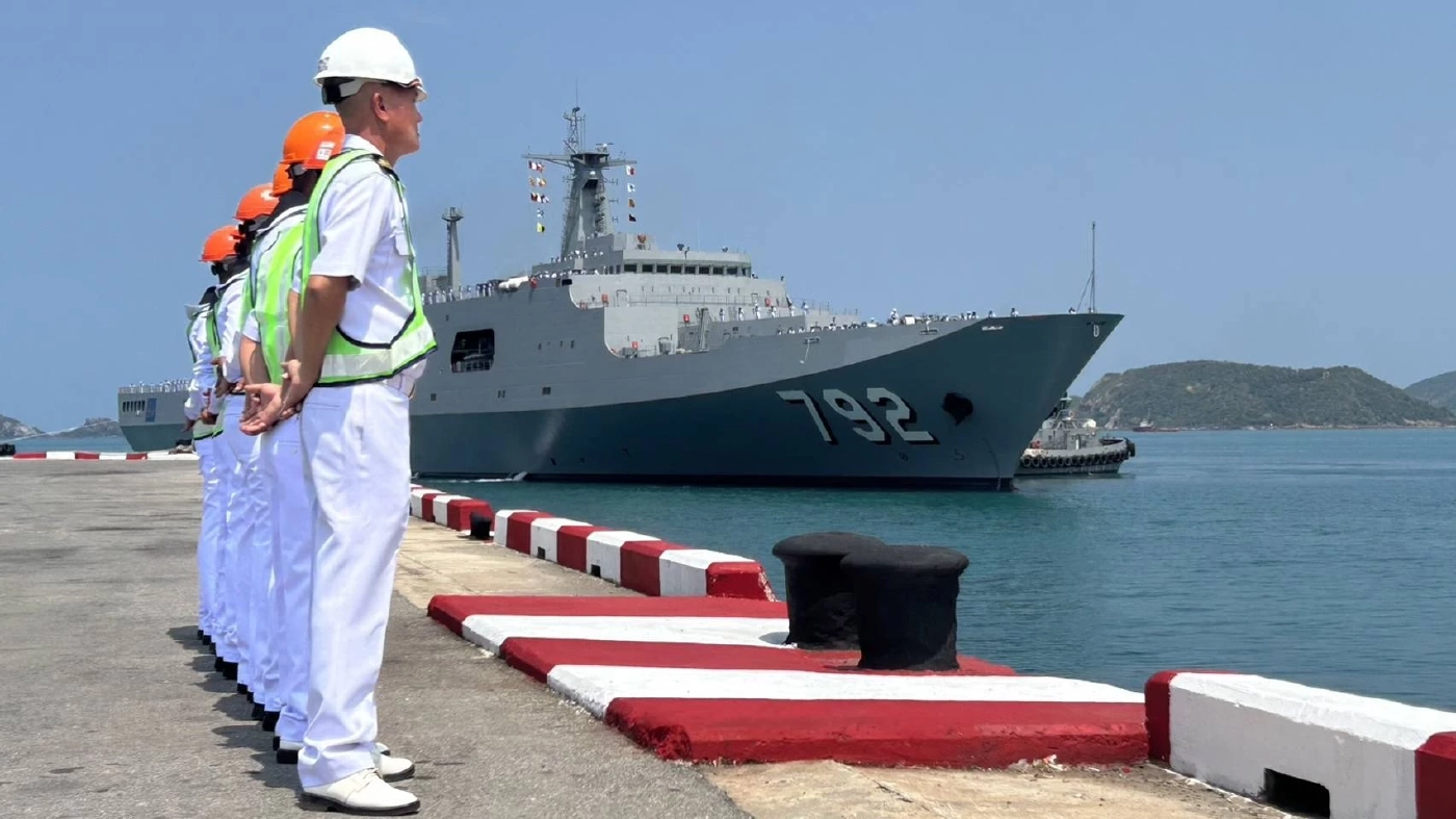 "ผบ.ทร." ต้อนรับ "เรือหลวงช้าง" มั่นใจขีดความสามารถ ตั้งงบฯปี 67 อีก 950 ล้าน