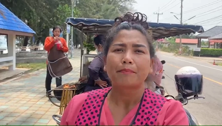 น.ส.ส้ม อายุ 40 ปี แม่ค้าขายกาแฟโบราณ