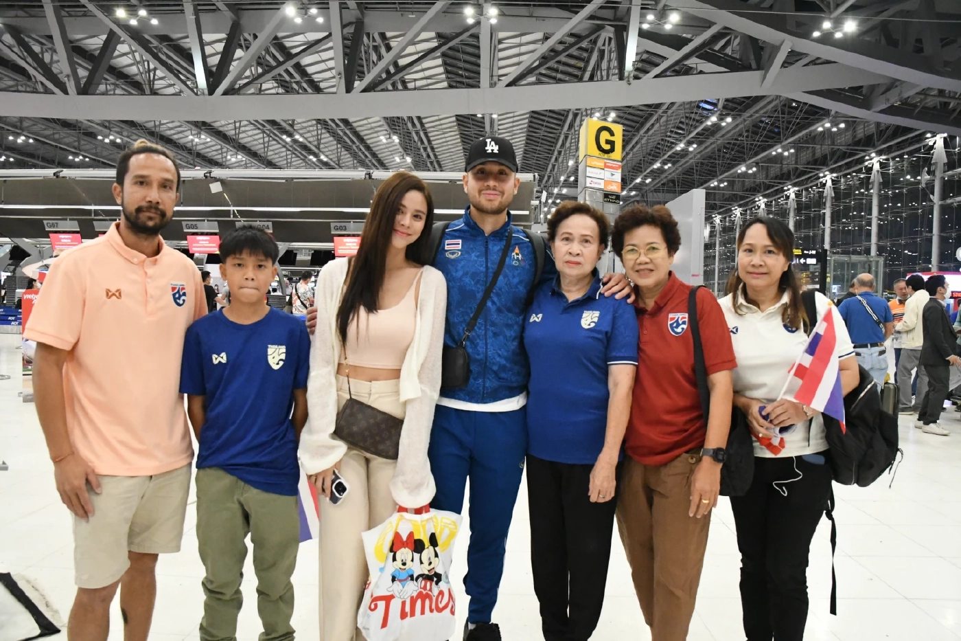 "ทีมชาติไทย U22" ลัดฟ้าบุกกัมพูชา สู้ศึก "ซีเกมส์ 2023"