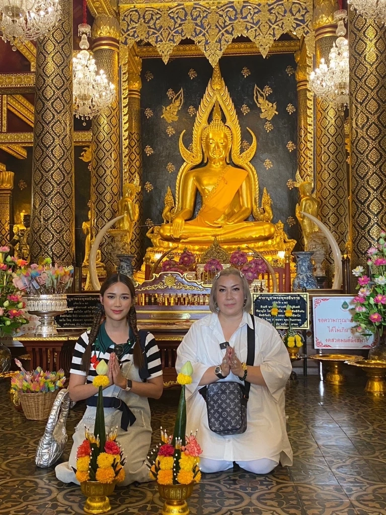 แม็กกี้ อาภา พาเที่ยวไหว้พระ พิษณุโลก แถมยังร่วมกิจกรรมรักษ์โลก 