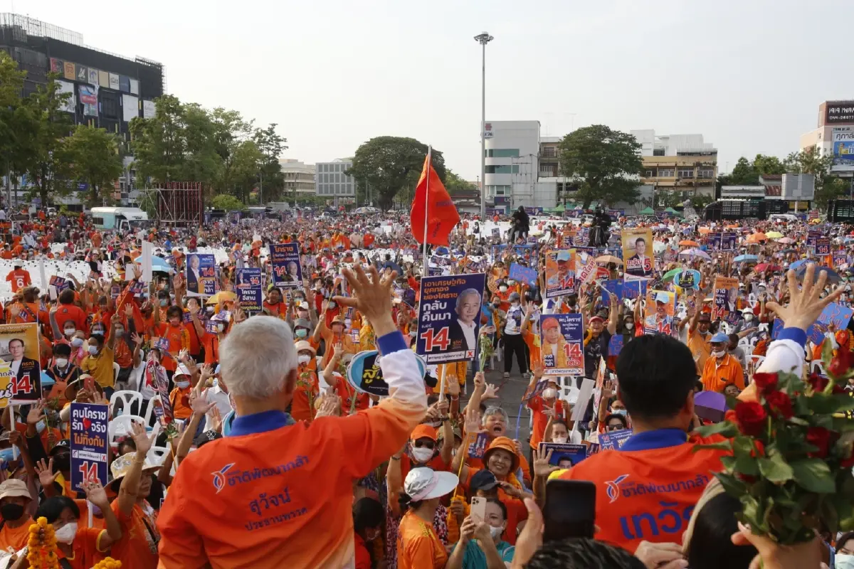 "สุวัจน์" ขายนโยบายเศรษฐกิจ 12 ด้าน-โคราชโนมิกส์ หนุนพรรคอันดับ 1 จัดตั้งรบ.