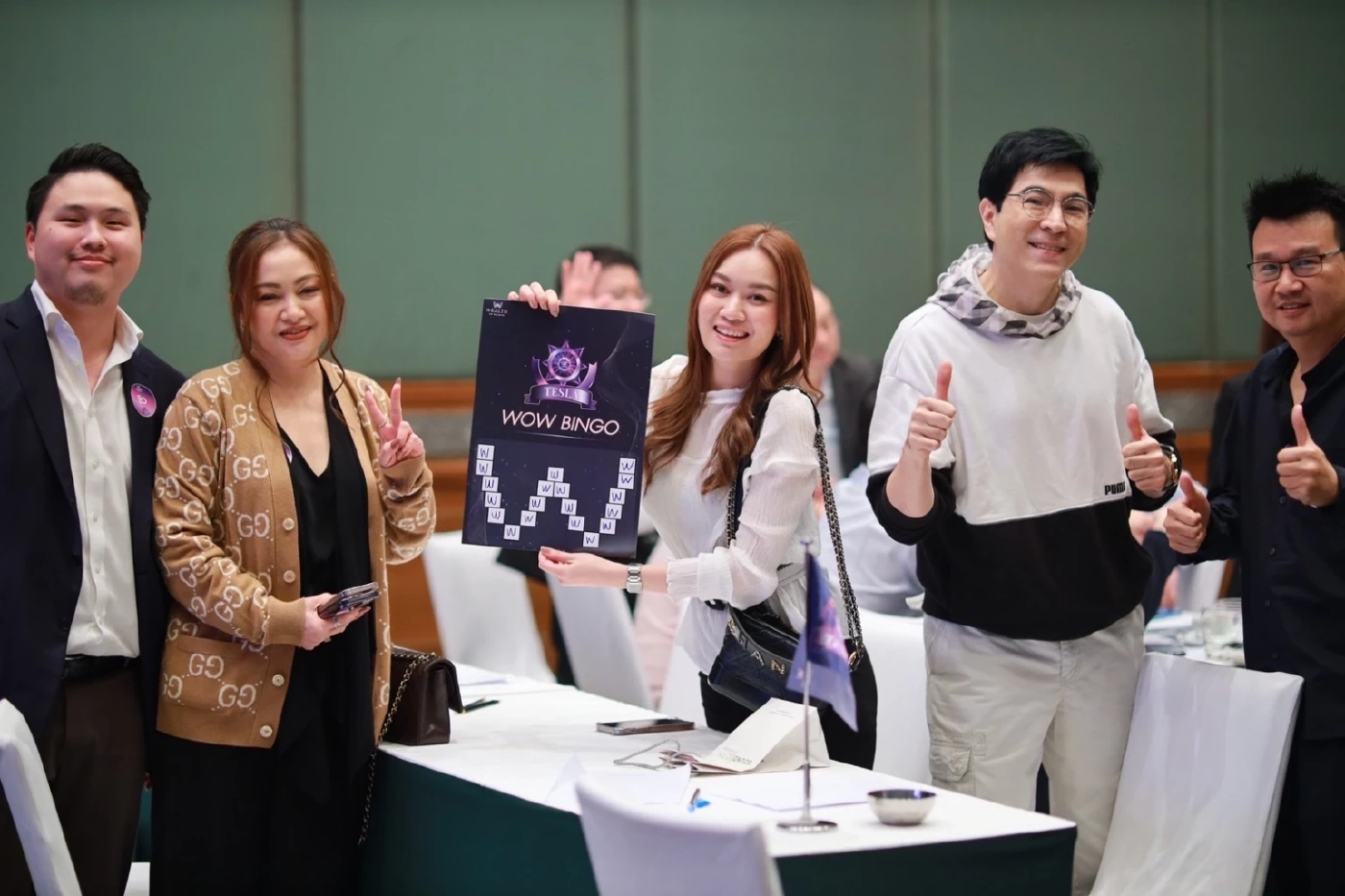 60 แล้วไง “แซม ยุรนันท์” ถ่ายบัตรประชาชนใหม่ ยิ้มร่ารับเบี้ยผู้สูงอายุ