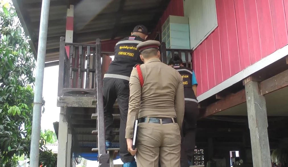 โหดเหี้ยม! สามีระแวงครูสาวปันใจ ใช้มีดจ้วงแทง 21 แผล ดับคาห้องนอน