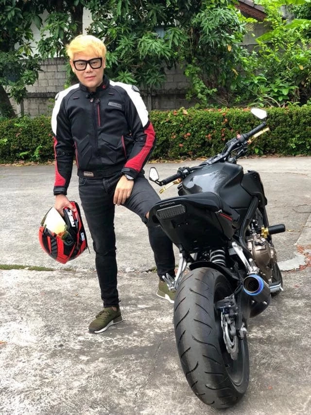 เพชร สหรัตน์ นักร้องลูกทุ่งคนดังรายงานข่าวเศร้าวานนี้ 