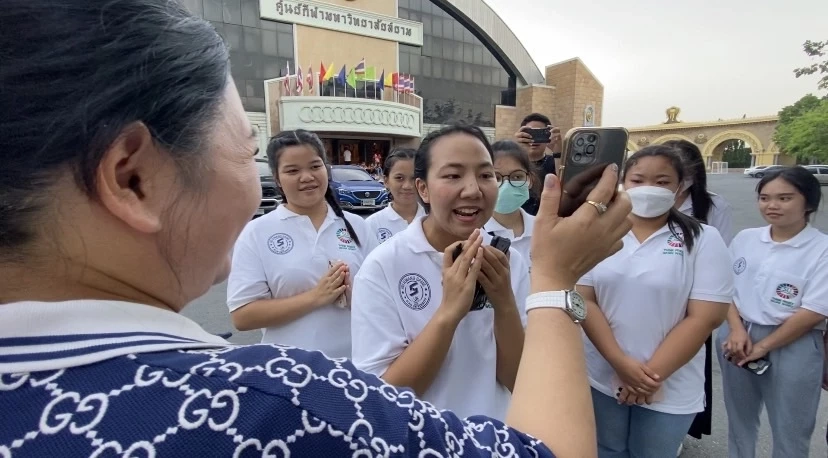 "ลุงป้อม"สั่ง พปชร. หาก 3 นิ้วป่วนอย่ารุนเเรง "สงกรานต์"พร้อมให้นศ.รดน้ำ