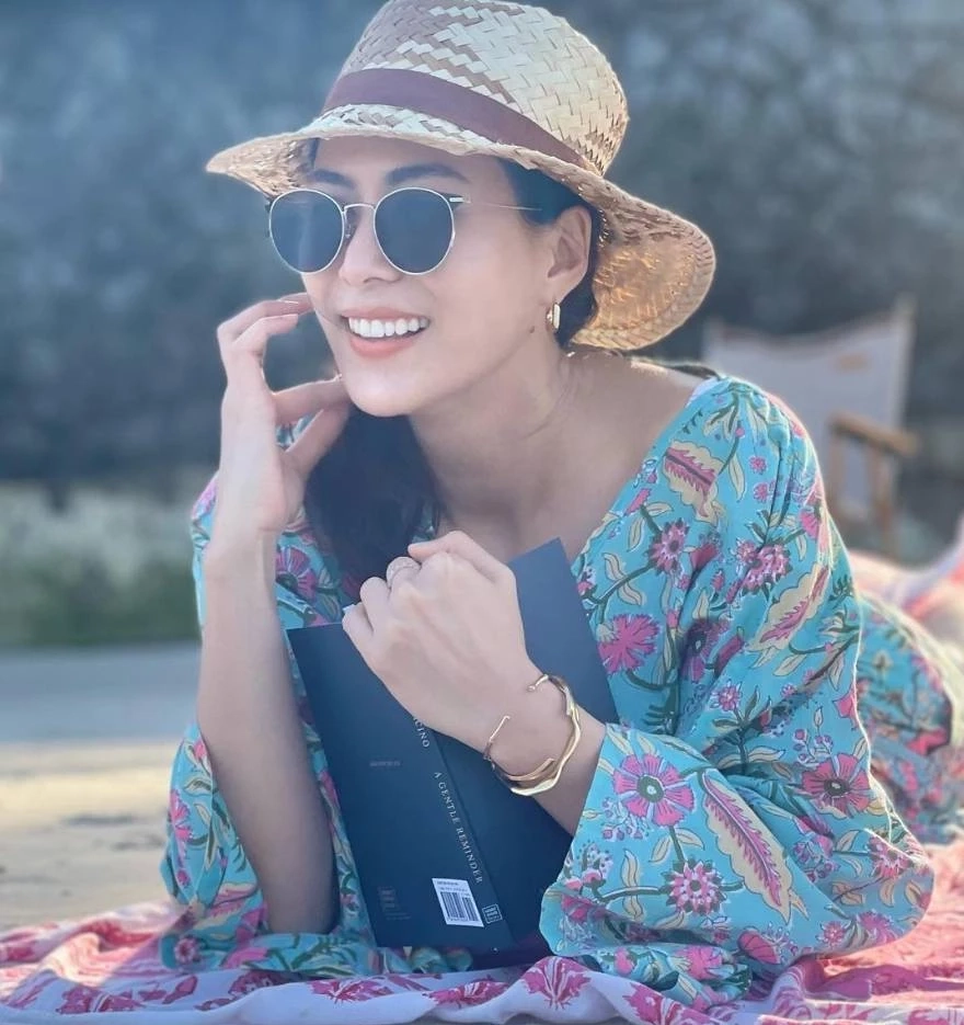 เชอรี่ เข็มอัปสร โชว์บัตรพนักงานออฟฟิศ แฟน ๆ แห่ชม ทั้งสวยทั้งเก่ง