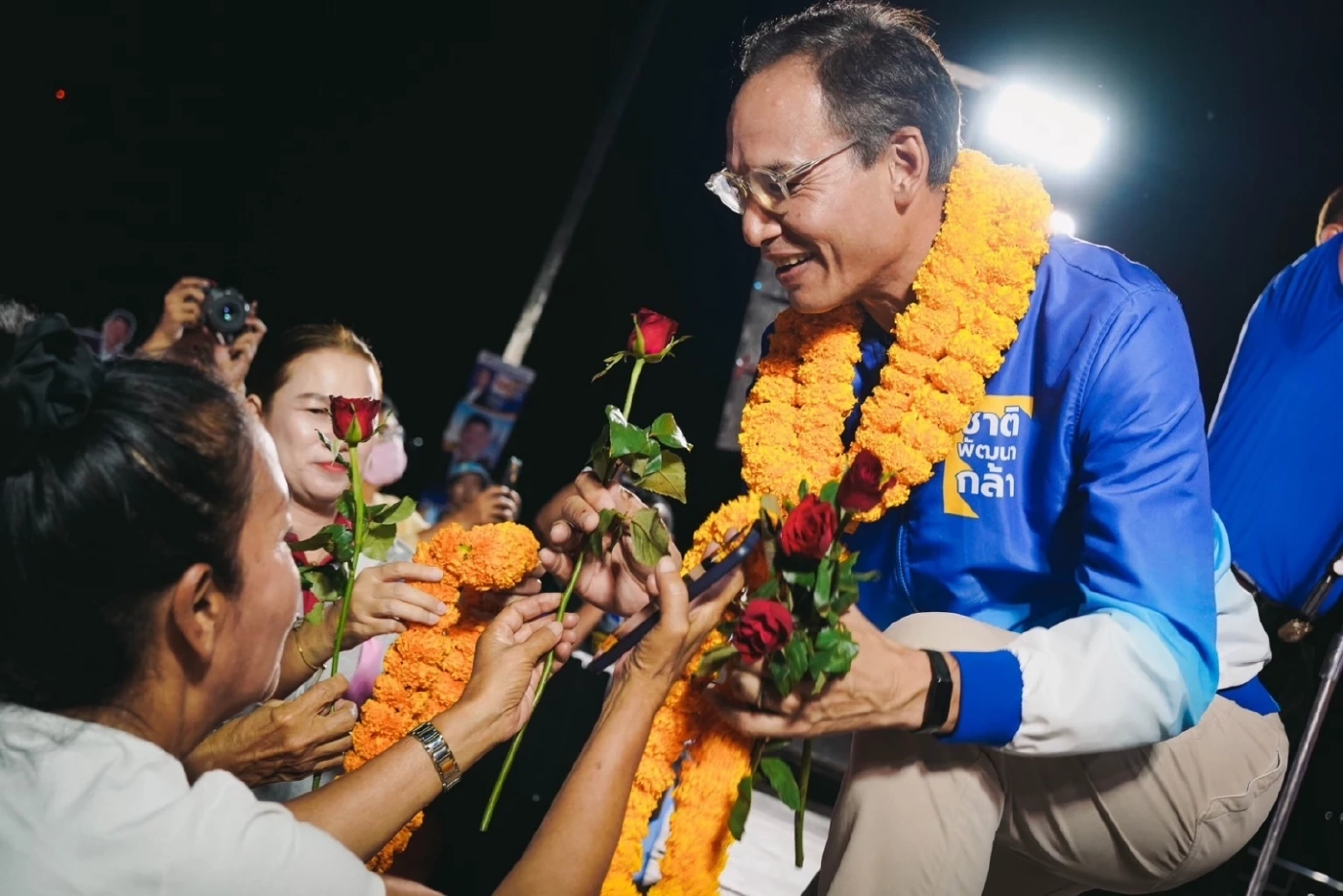 “กรณ์” ควง “จูรี” บุกสุราษฎร์ หาเสียงช่วย 4 ผู้สมัครชาติพัฒนากล้า