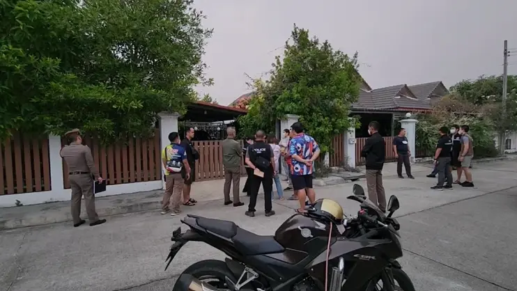 สลด! อดีต ผจก.แบงค์ดังเชียงใหม่ ยิงอดีตเมียดับคาบ้าน ก่อนปลิดชีพตาม