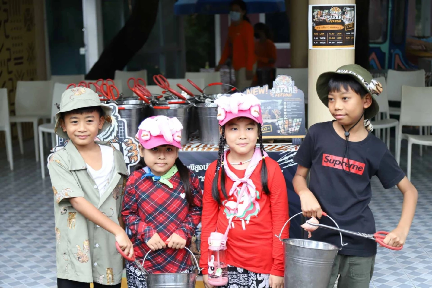 Safari Feeding หนึ่งเดียวในไทย! พิสูจน์ความกล้าใกล้ชิดนักล่า Predator