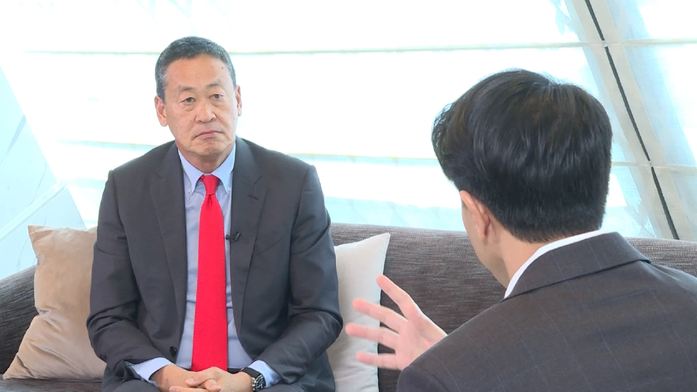 เศรษฐา ทวีสิน  ประธานที่ปรึกษาหัวหน้าครอบครัวเพื่อไทย