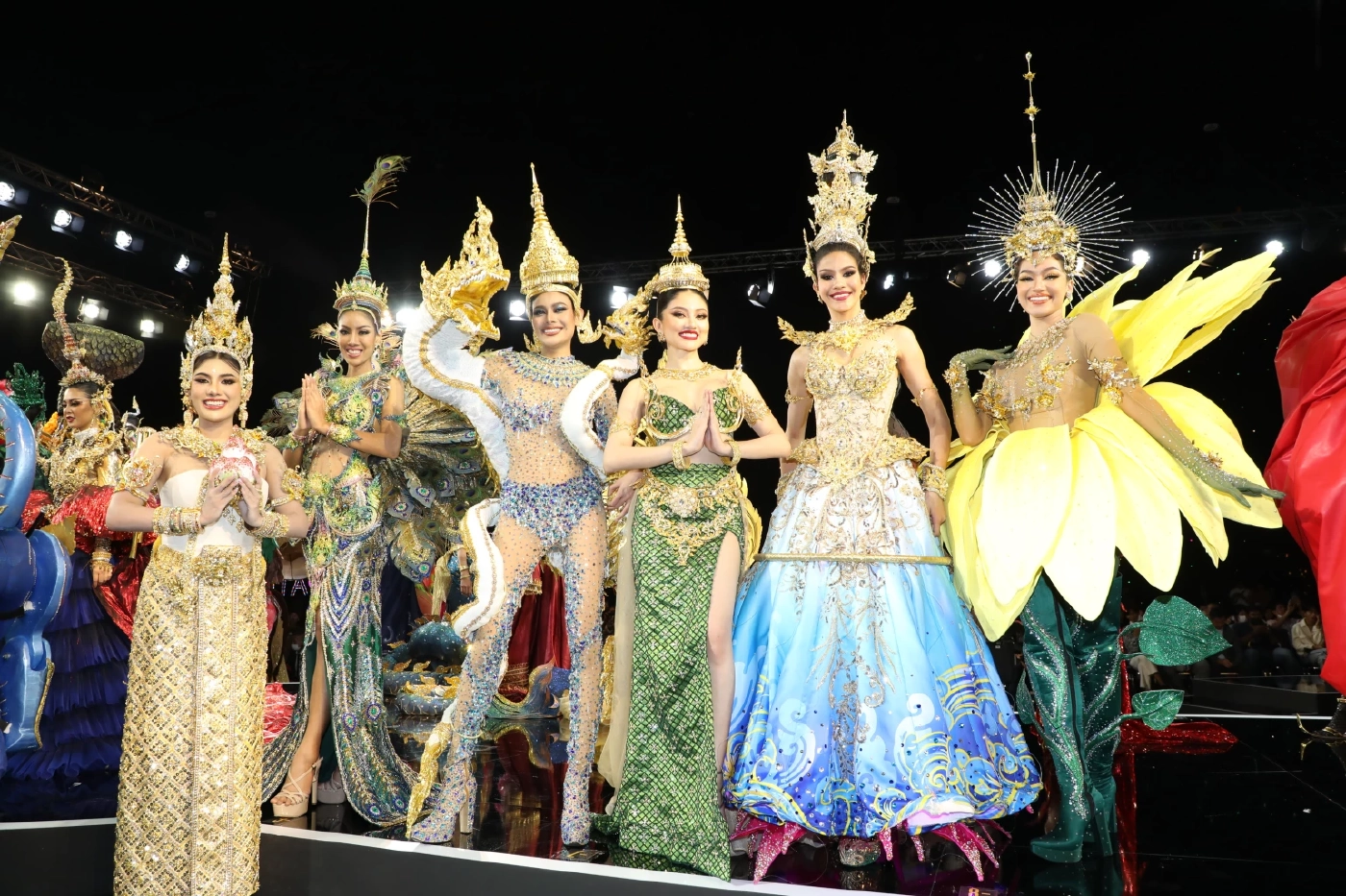 ไม่มีใครยอมใคร '77 ชุดประจำจังหวัด' ชิงชุดประจำชาติ มิสแกรนด์ ไทยแลนด์ 2023