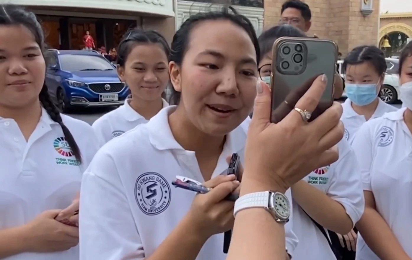 "ลุงป้อม" สั่งลูกพรรคห้ามรุนแรง หาก "สามนิ้ว" ป่วนเวที